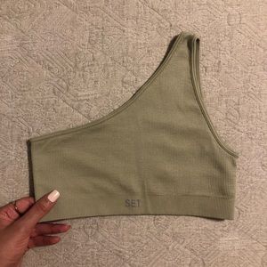 SET ACTIVE one shoulder workout bra/top.